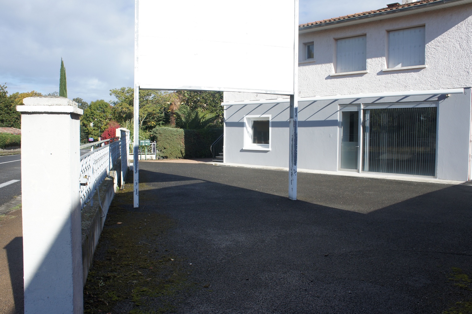 Vue du local extérieur quai de déchargement