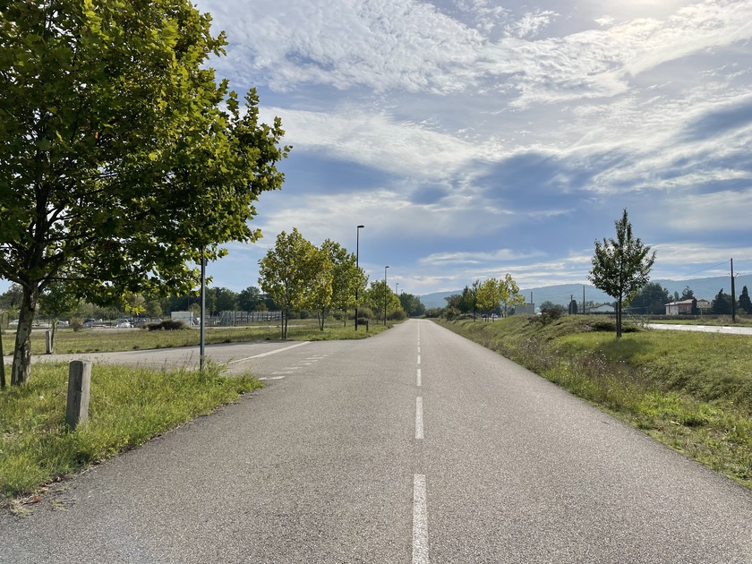 Terrain 10 700 m2 