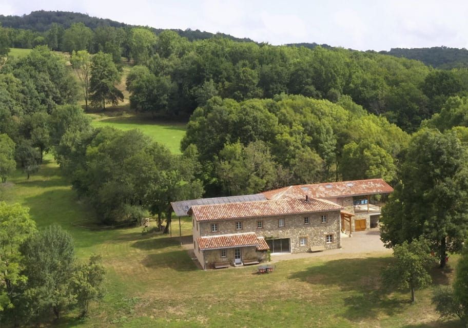 Vue aérienne d'un corps de ferme